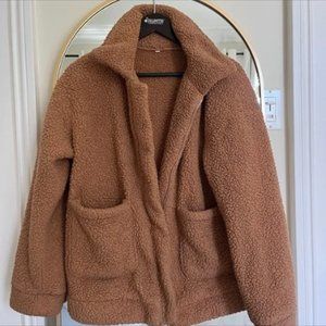 tan/khaki fluffy teddy jacket S-M